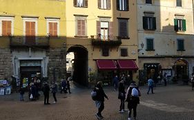 ...All'Archetto Di Sant'Andrea......Pieno Centro
